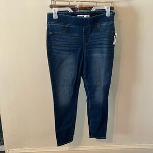 COPY - Women’s Old Navy, rockstar jegging -brand new/never worn size 12 short.